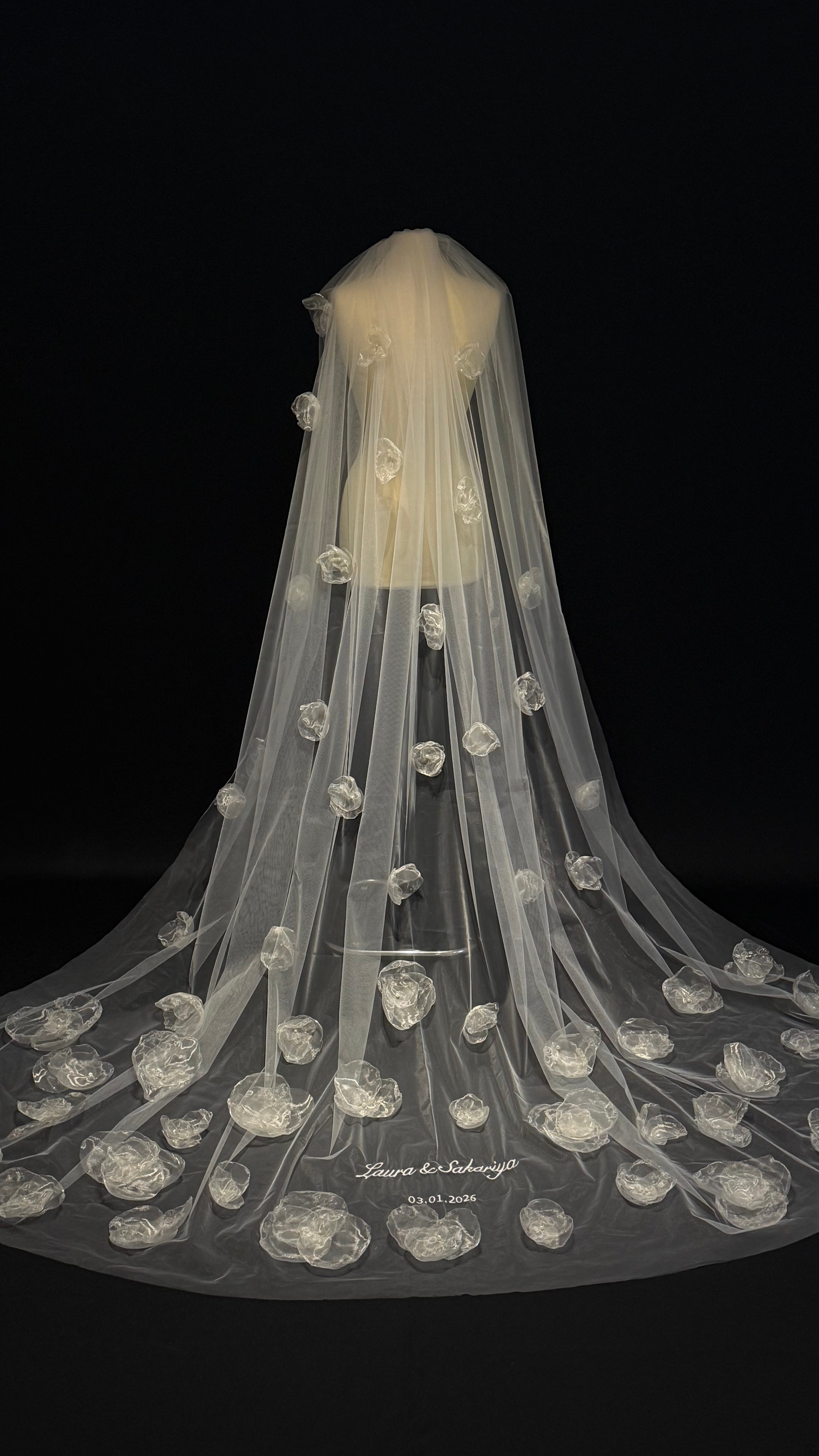 SIGNATURE VEIL - FULL BLOOM