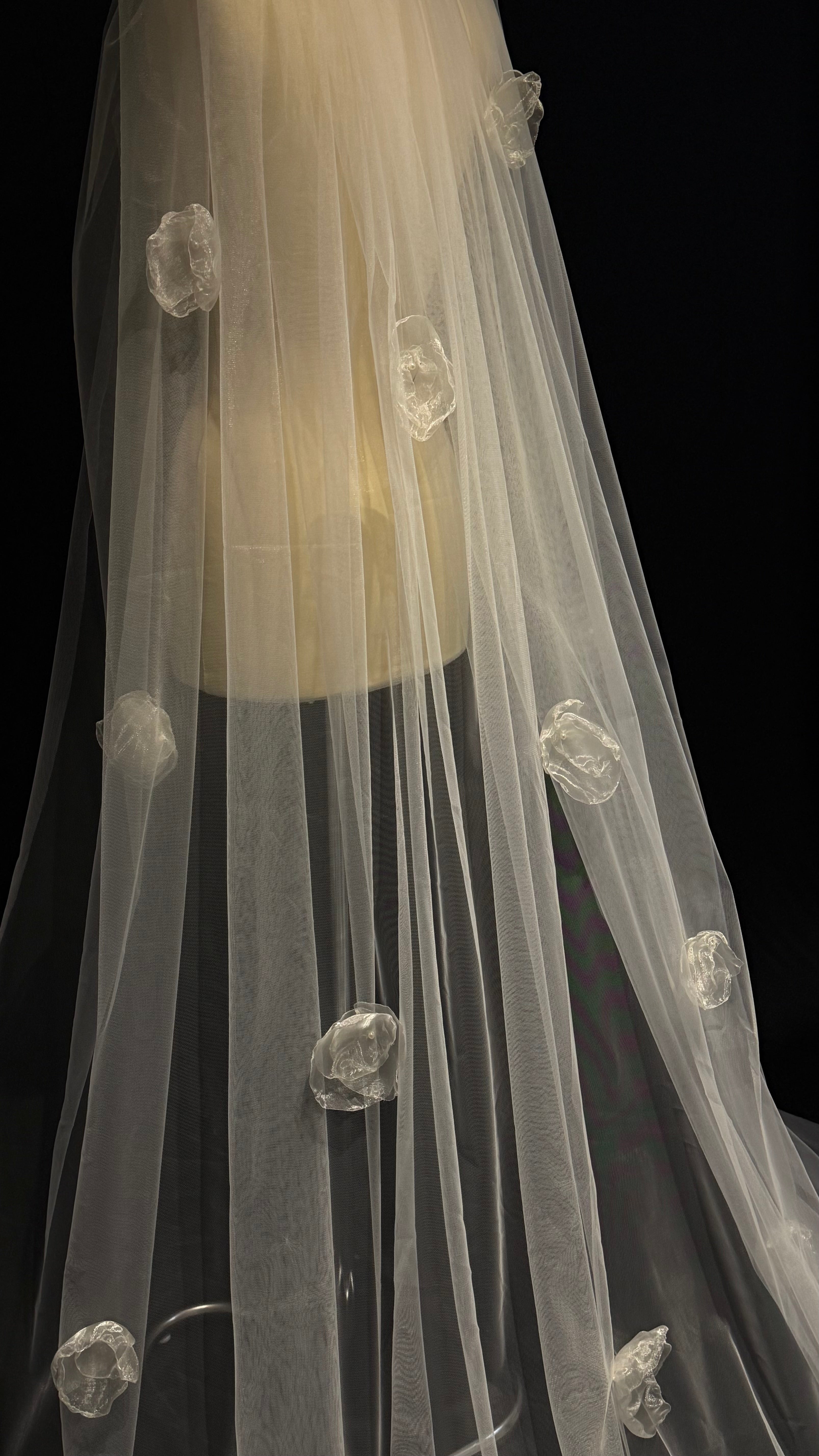 SIGNATURE VEIL - MINIMAL BLOOM