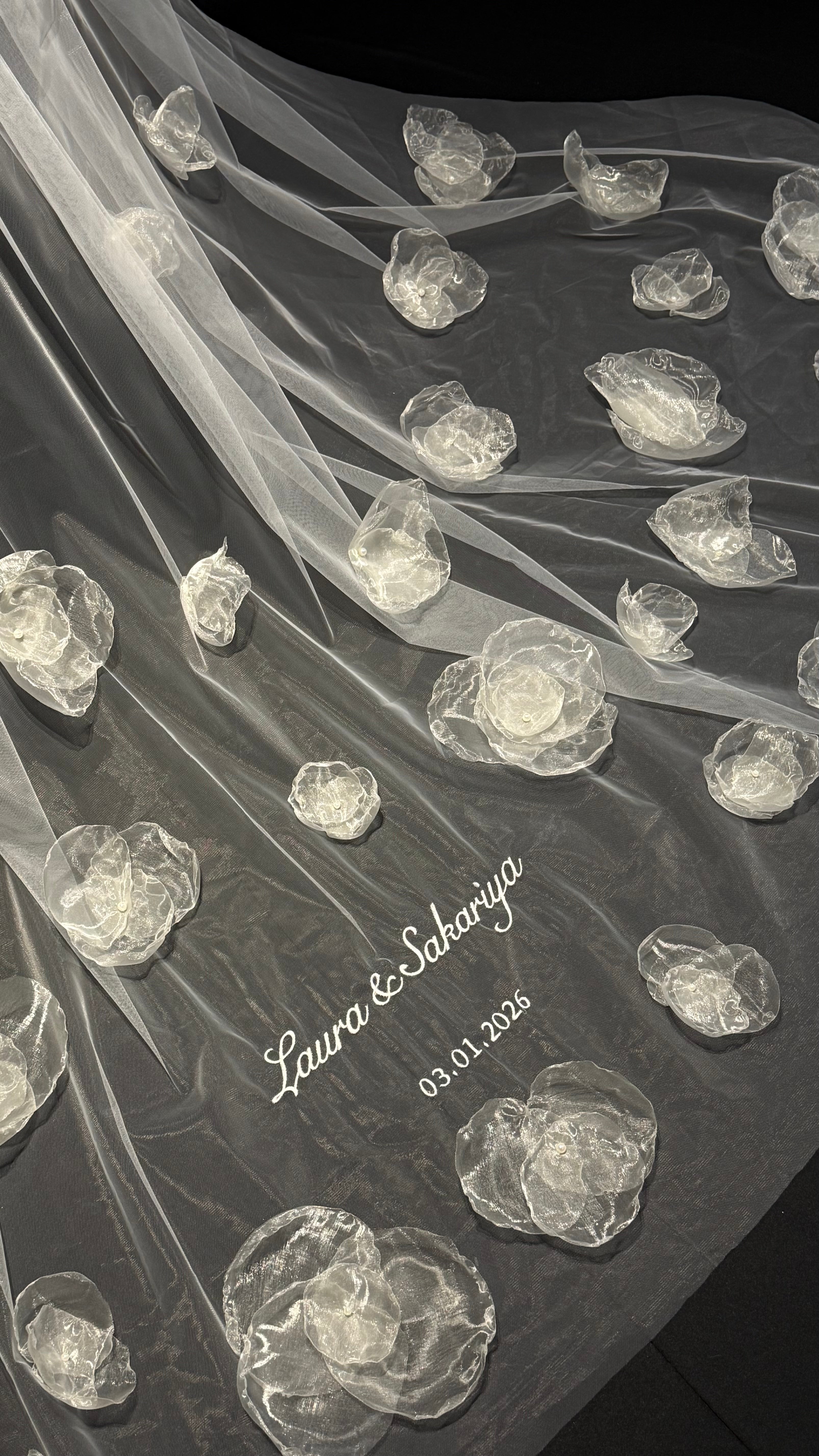 SIGNATURE VEIL - FULL BLOOM