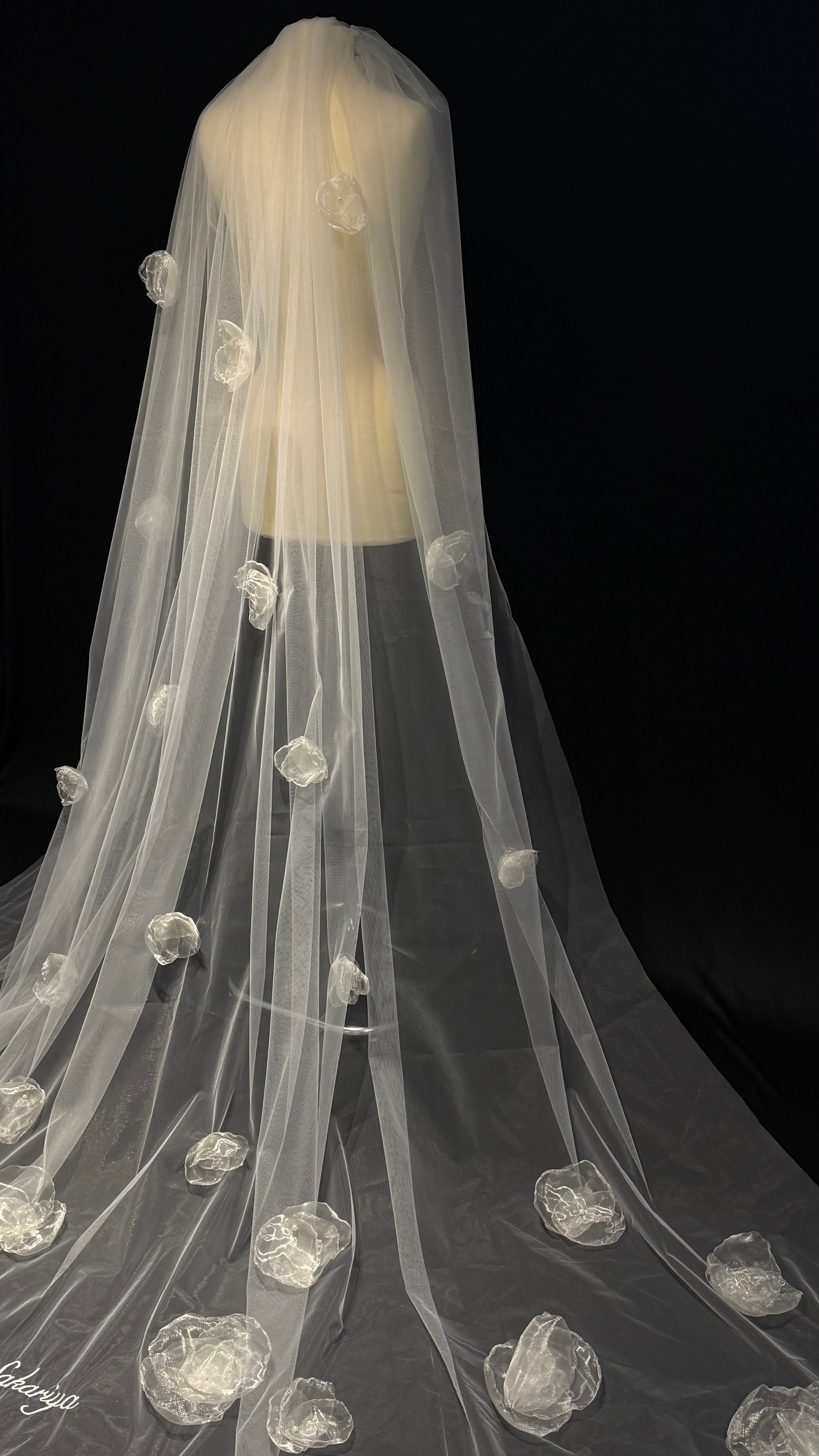 SIGNATURE VEIL - MINIMAL BLOOM