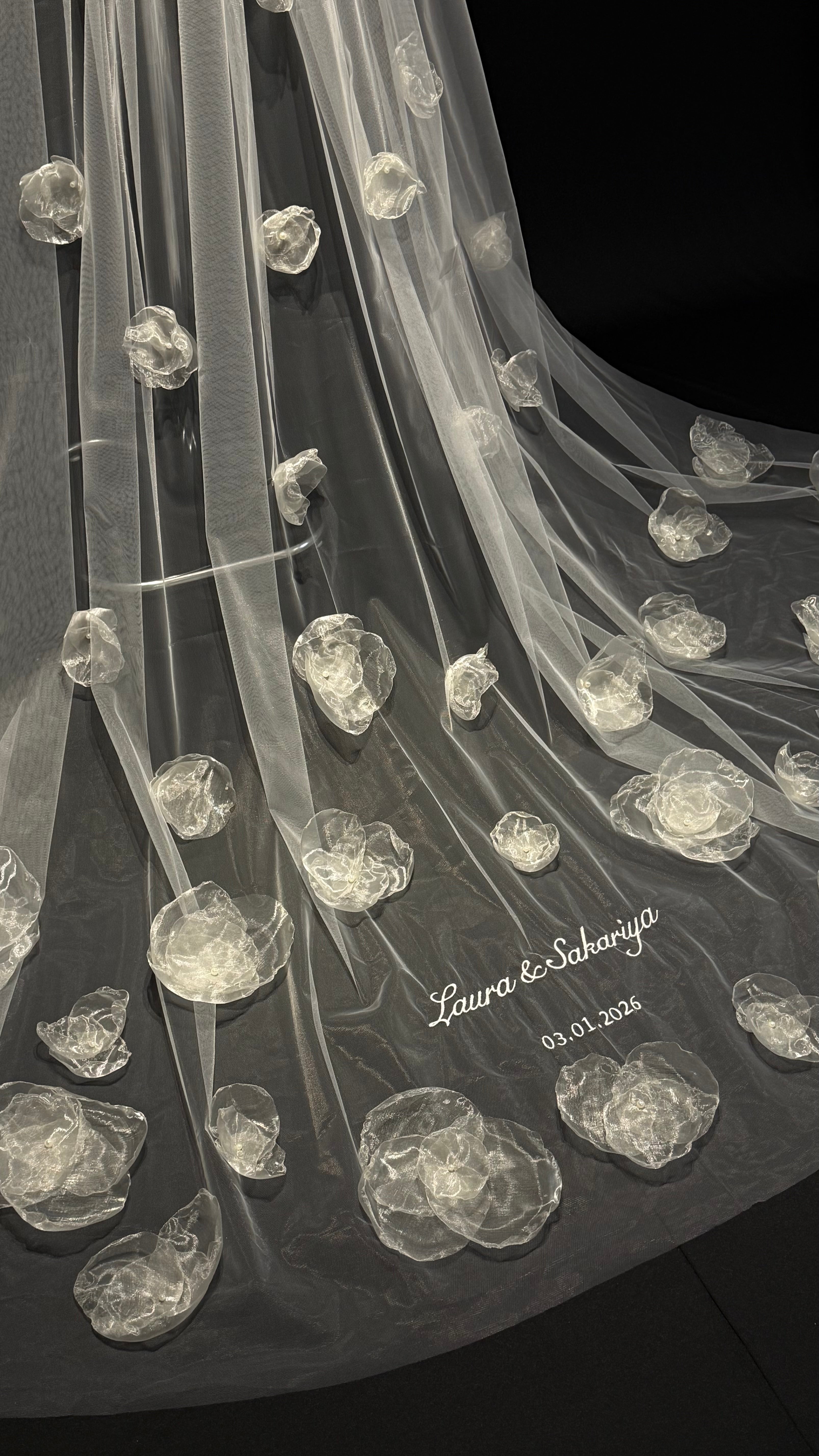 SIGNATURE VEIL - FULL BLOOM