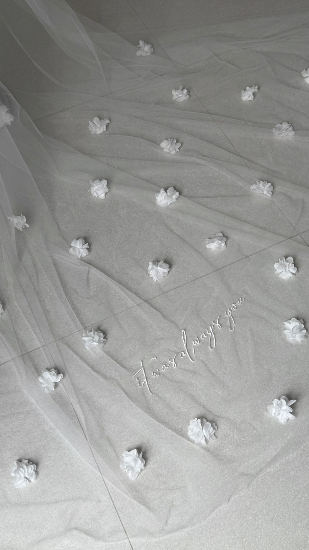 LUNEA VEIL - Personalized